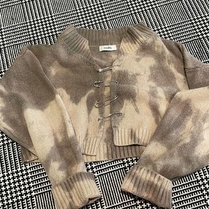 Danielle Guzio safetypin sweater